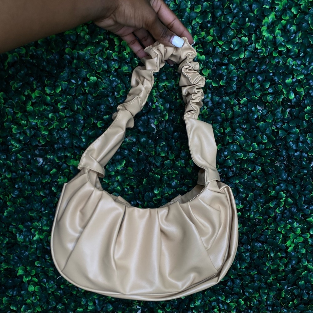 Nude purse
